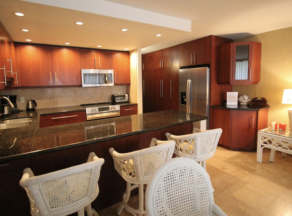 Papakea L105 2 Bedroom Condo