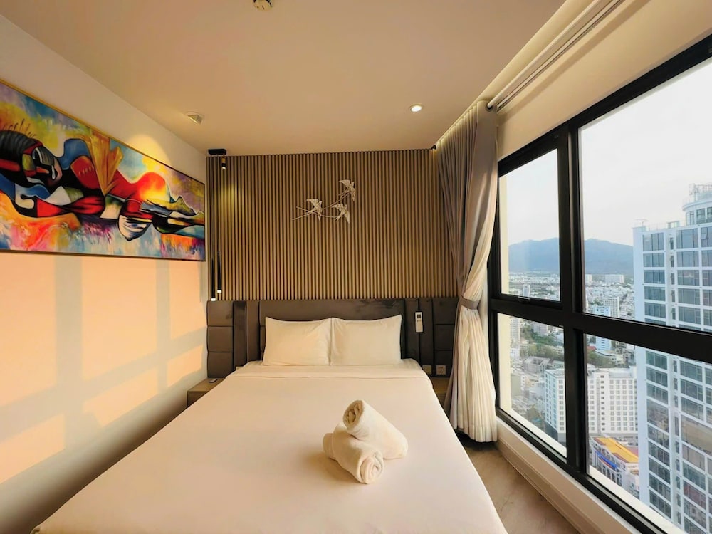 Gold Coast Balcony Serviced Apartment