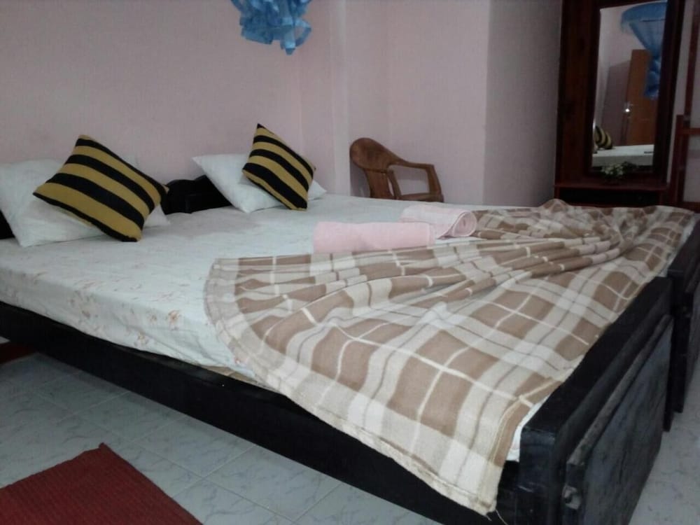 Lizzie Villa Guest House