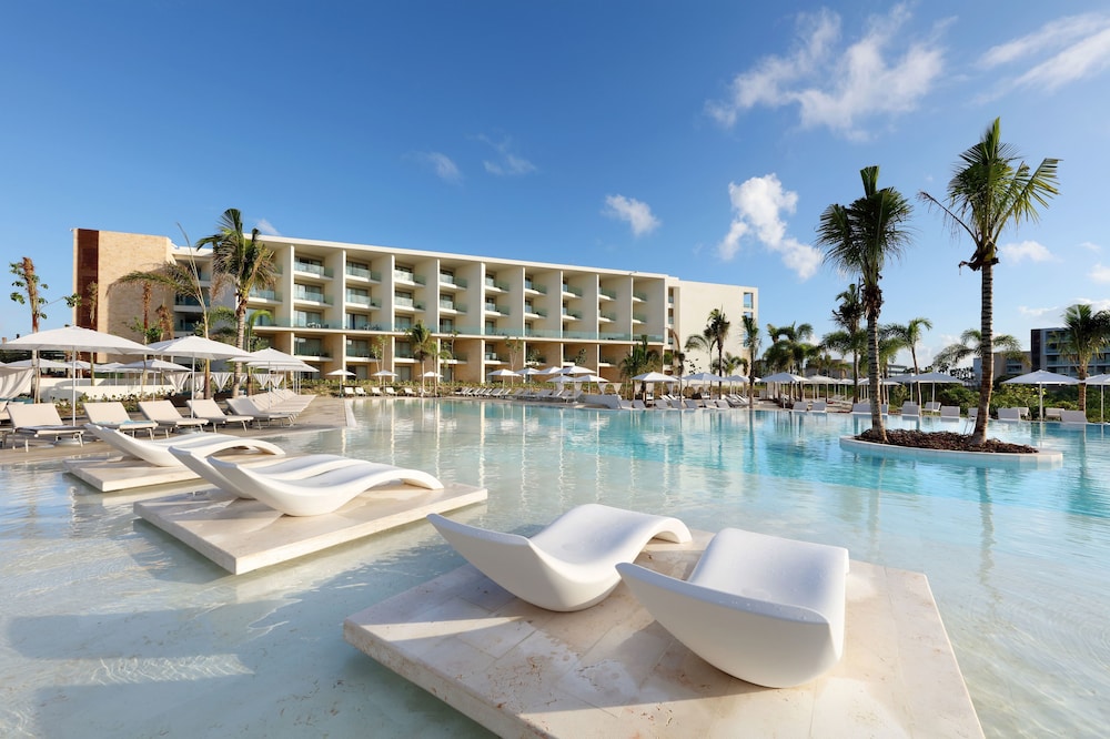 Family Selection at Grand Palladium Select Costa Mujeres - All Inclusive