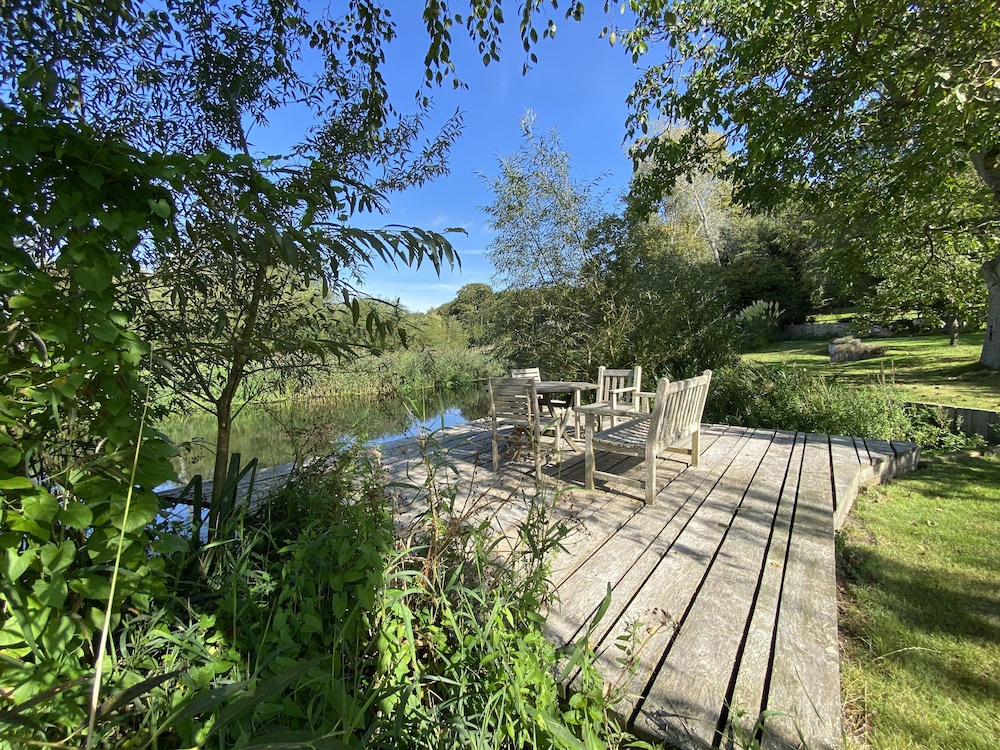 Avon Turn View