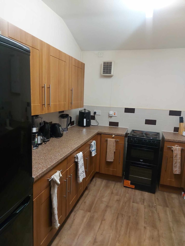 Spacious 1-bed Apartment in Leeds view 4
