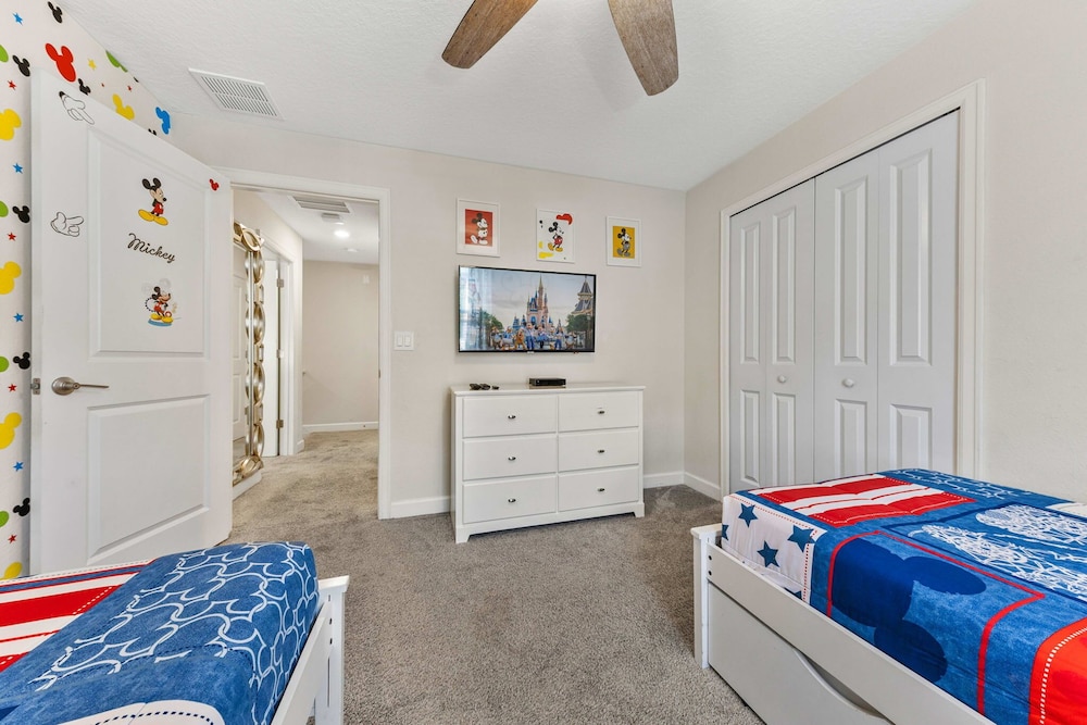 Gorgeous 5Bd w Pool Lazy River Storey Lake 4989