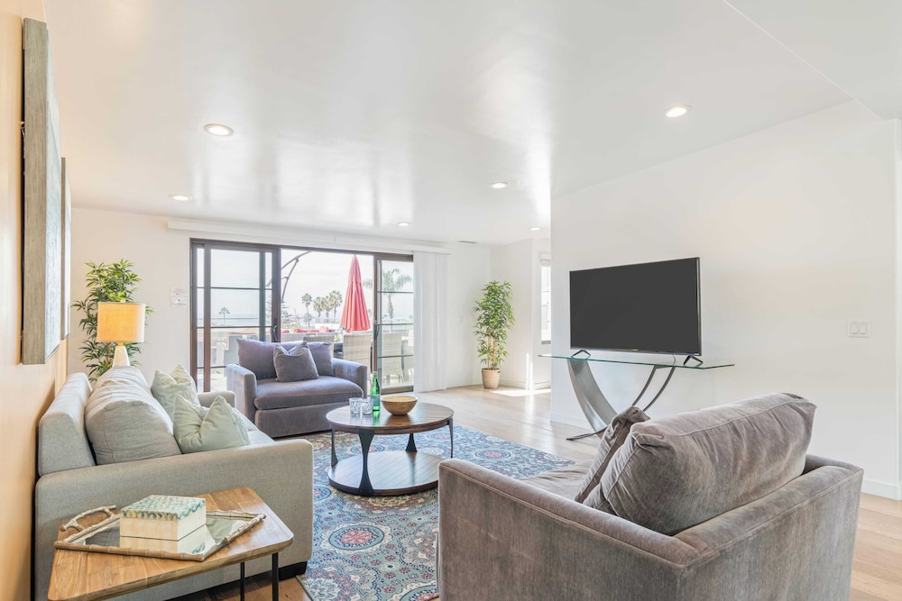 Windansea by Avantstay Private Rooftop Patio, 2 Blocks to Beach & Town