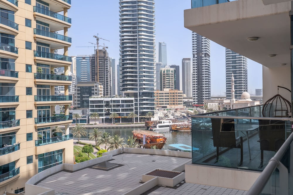 Exceptional and Stunning 1 Bedroom in Dubai Marina