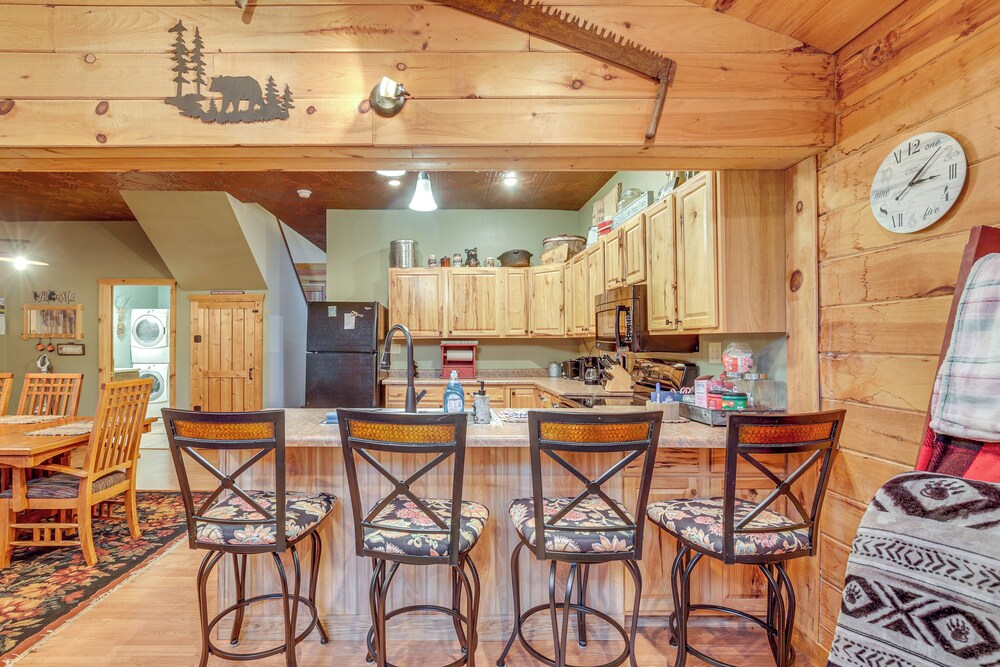 40-acre, Off-grid Wakefield Retreat w/ Gas Grill! view 5