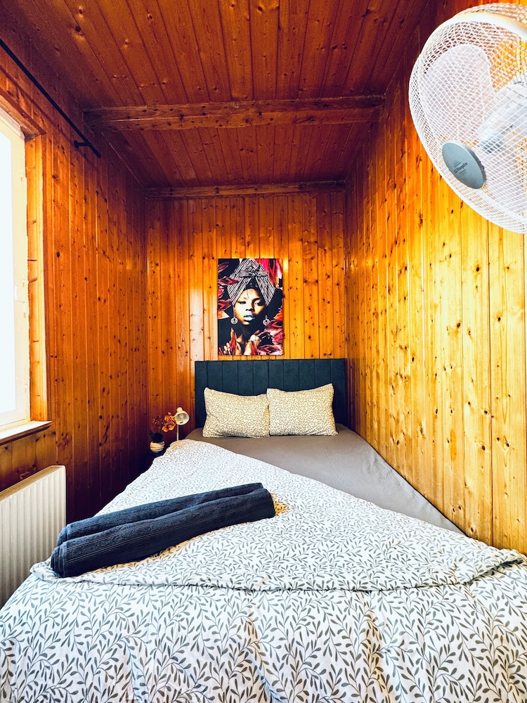 Spacious Budget Home Garden Stay