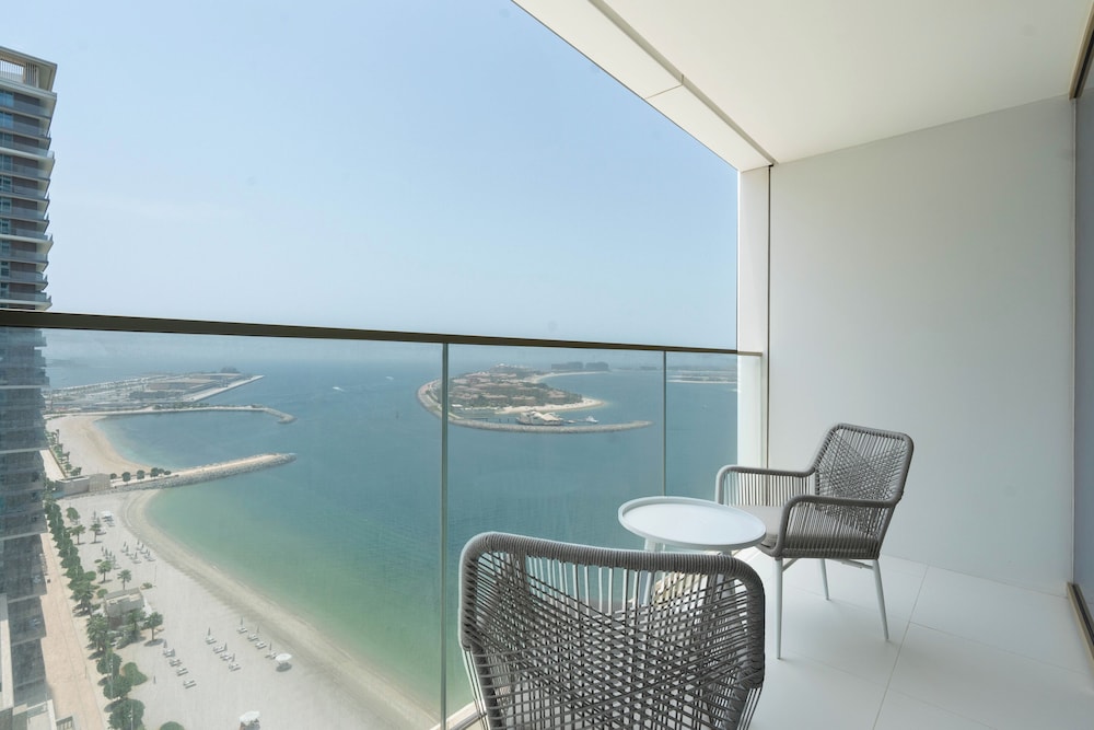 KeyRock - Grand Bleu Apt with Palm View