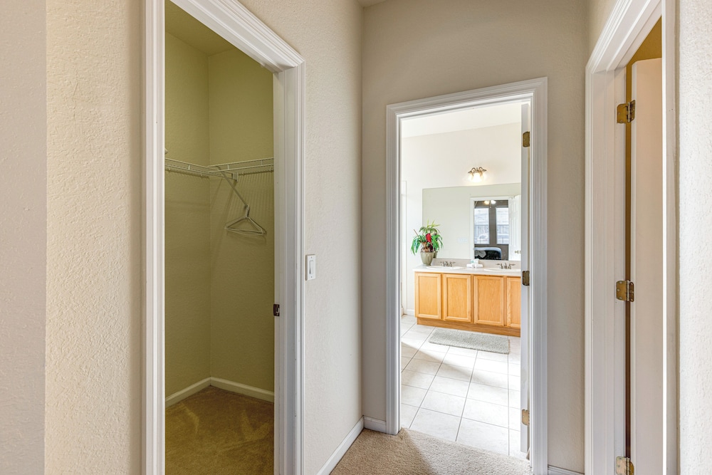 Resort Retreat w/ Outdoor Oasis: 13 Mi to Disney!