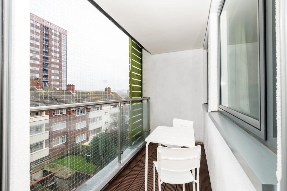 Host Apartments Standish Street Living