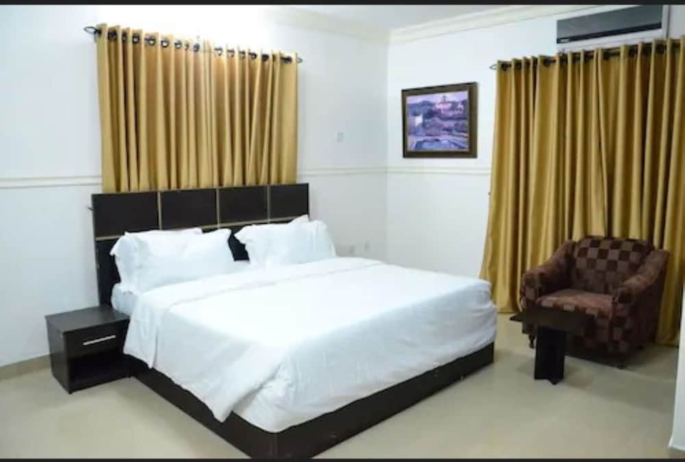 Bjorne Suites
