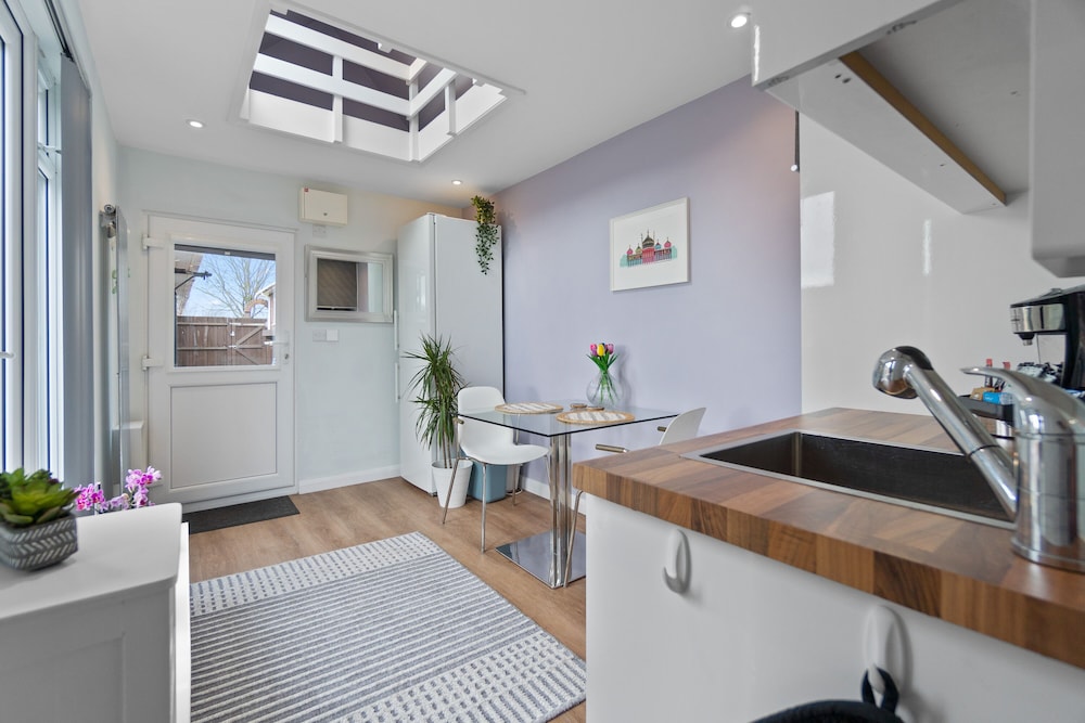 St Helens Studio - Free Parking By My Getaways
