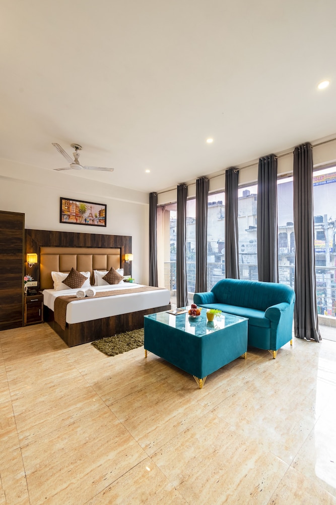 Hotel The Kiara - Complimentary Oneway Airport Transfer