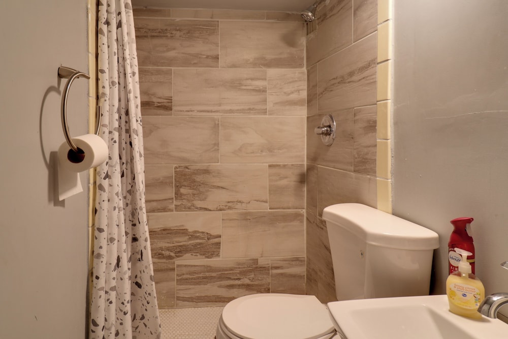 5 Mi to Bellhaven: Spacious Getaway in Jackson