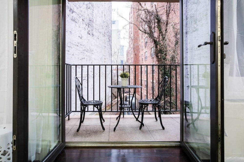 809 Midtown Apartments