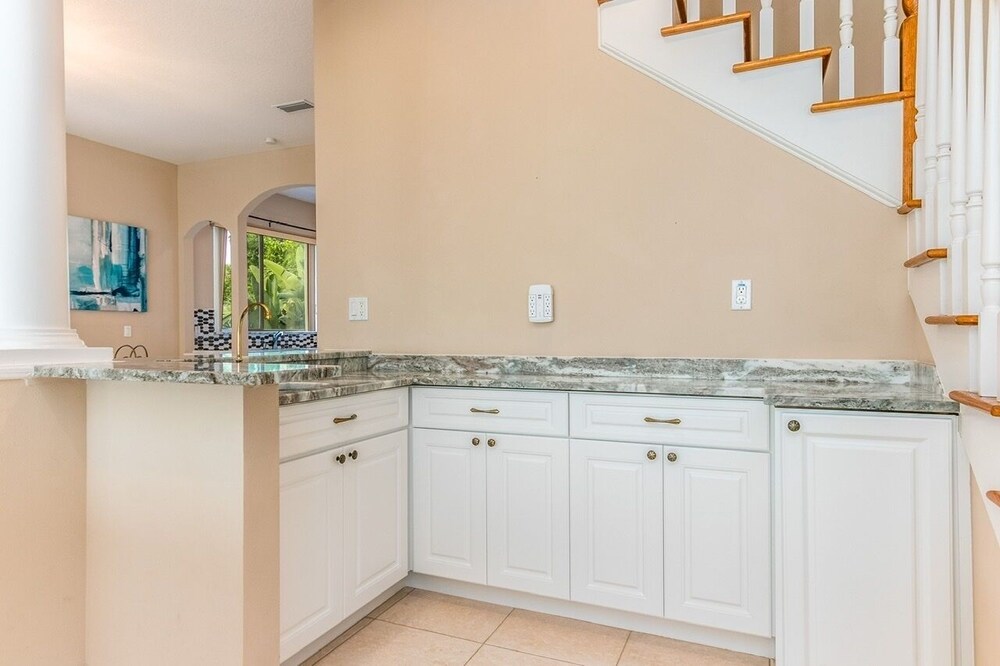 Sweet Escape - Monthly Beach Rental 5 Bedroom Home by RedAwning - Image 5