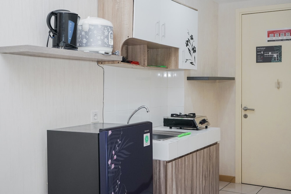 Lovely Studio Apartment M-Town Residence near Summarecon Mall view 2