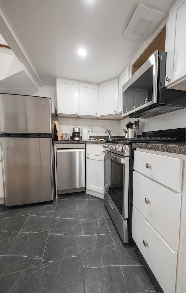 Central Park Studio With Sleeping Loft