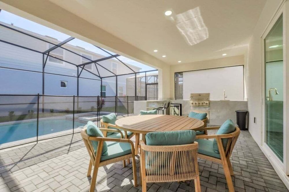 10 Bed 8 Bath Villa Gamesroom & Pool 16284saint 10 Bedroom Villa