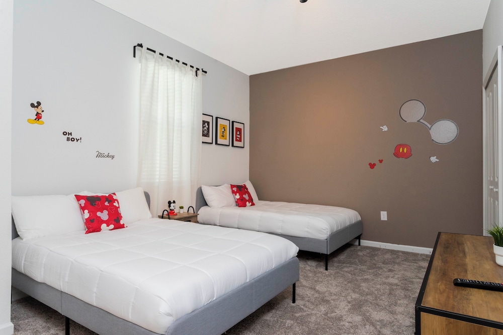 Family Friendly 3Bd Close to Disney Champions Gate 991 view 2