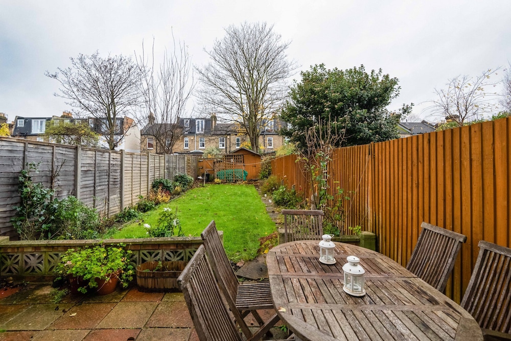 outdoor bbq area