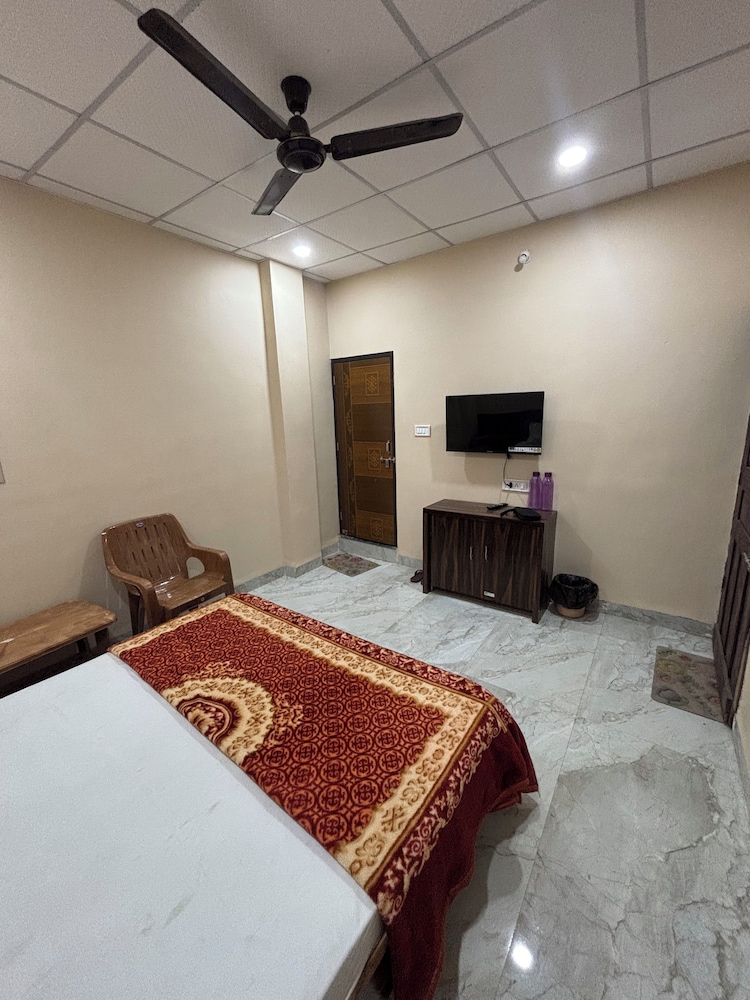 SHRI KRISHNA HOTEL