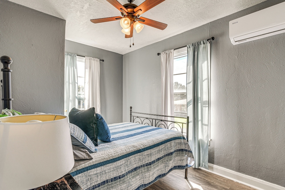 Near Sabine Lake: Pet-friendly Apt in Port Arthur