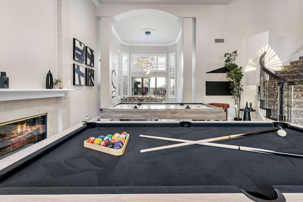Luxury Pool Home w Theater Games & Mountain View
