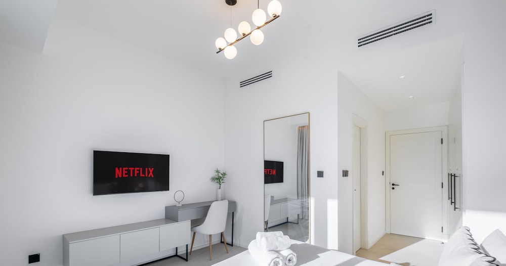LUX The Premium Marina Sea View Suite