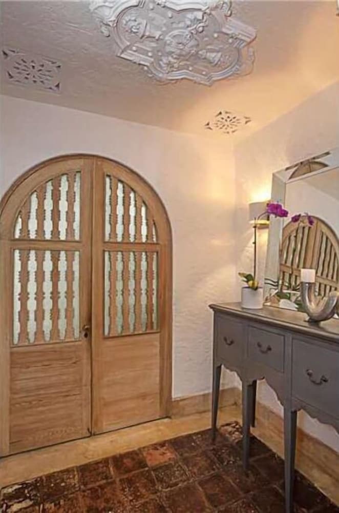 5 Bedroom Homes in Miami Beach by TMG