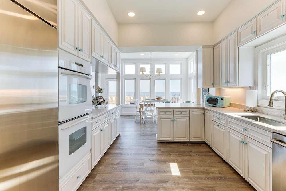 Steps to Shore: Spacious Bethany Beach Retreat