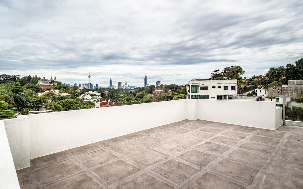 Changkat Duta Luxury Villa