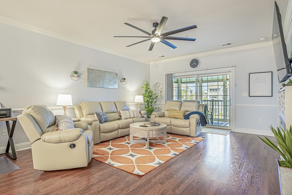 Magnolia Pointe Luster Leaf 4869-302 3 Bedroom Condo
