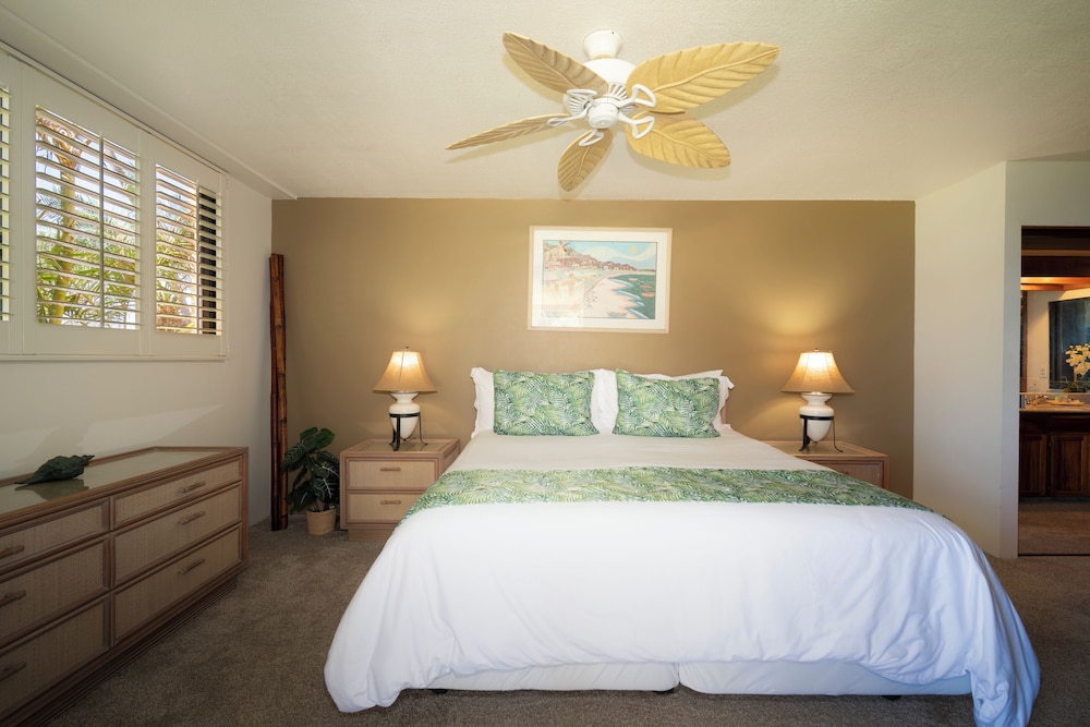 Polo Beach Club Vacation Rentals - APlus Resorts