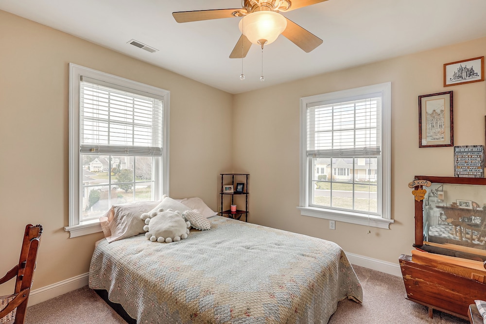 3 Mi to Shore: Spacious Gem w/ Yard in Cape May