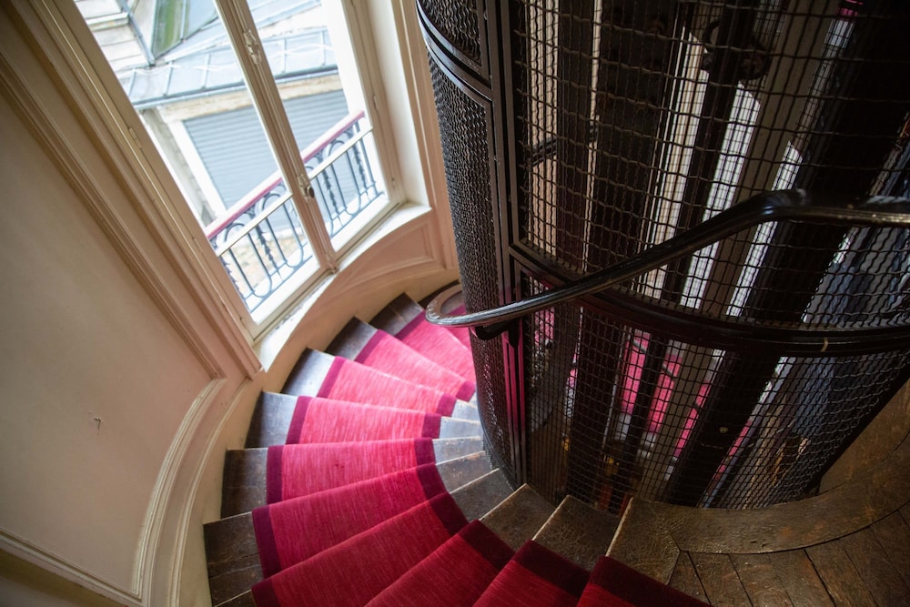 Secret Villiers I Stylish 2 Bed Apt in Villiers