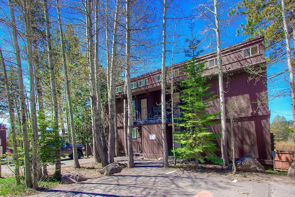 Park View Paradise 3 Bedroom Condo by RedAwning - Property Image 7