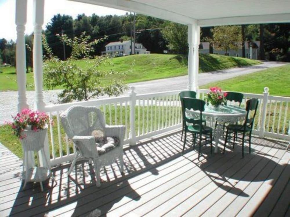 1896 House Country Inn & Motels