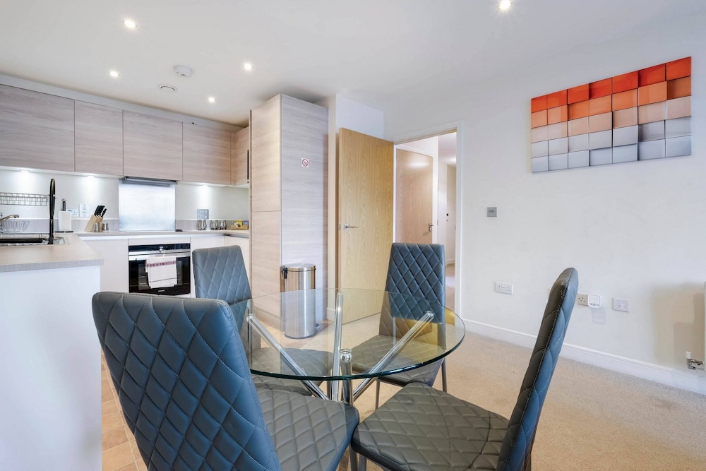 Alder House Serviced Apt. Maidenhead