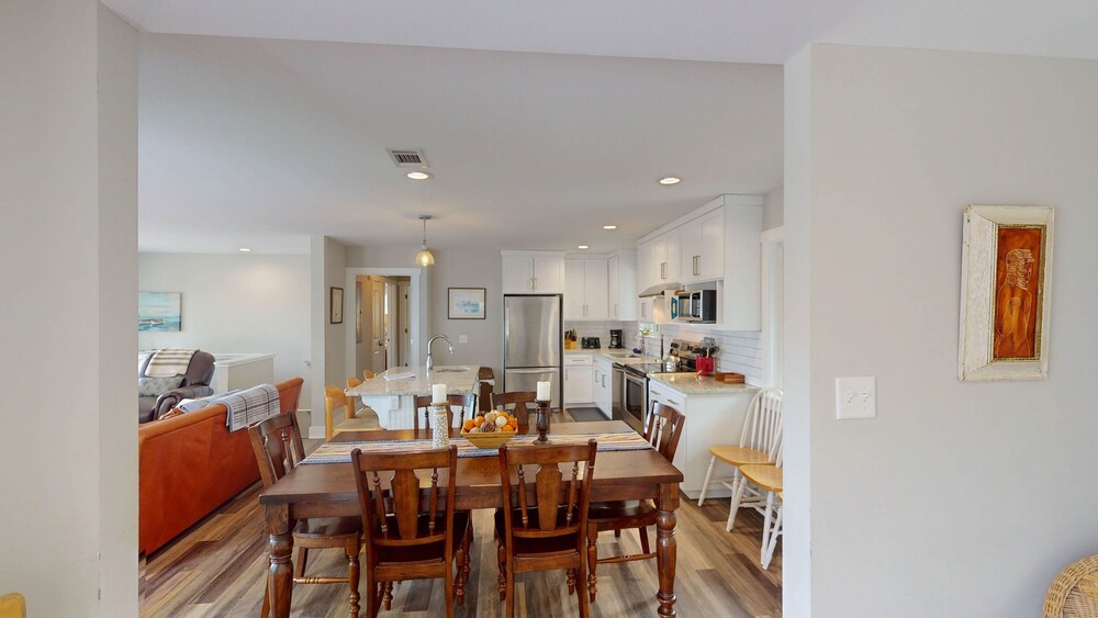 Clubhouse Cottage 5 Bedroom Home