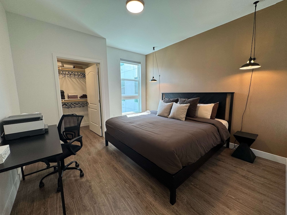 Luxury Stay Near Disneyland Pool Gym Free Parking