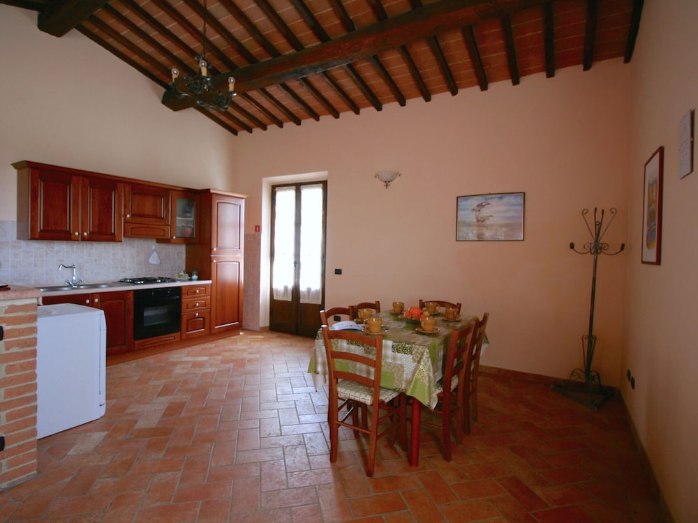 Lovely Farmhouse in Asciano With Swimming Pool