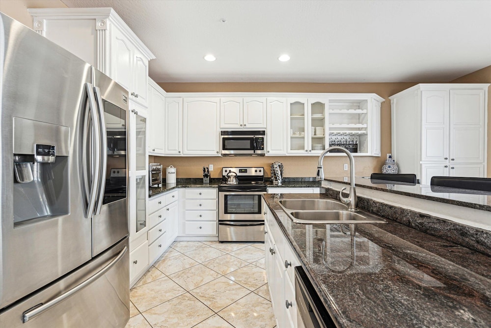 Pinnacle Breeze-private Backyard-mins to Six Flags