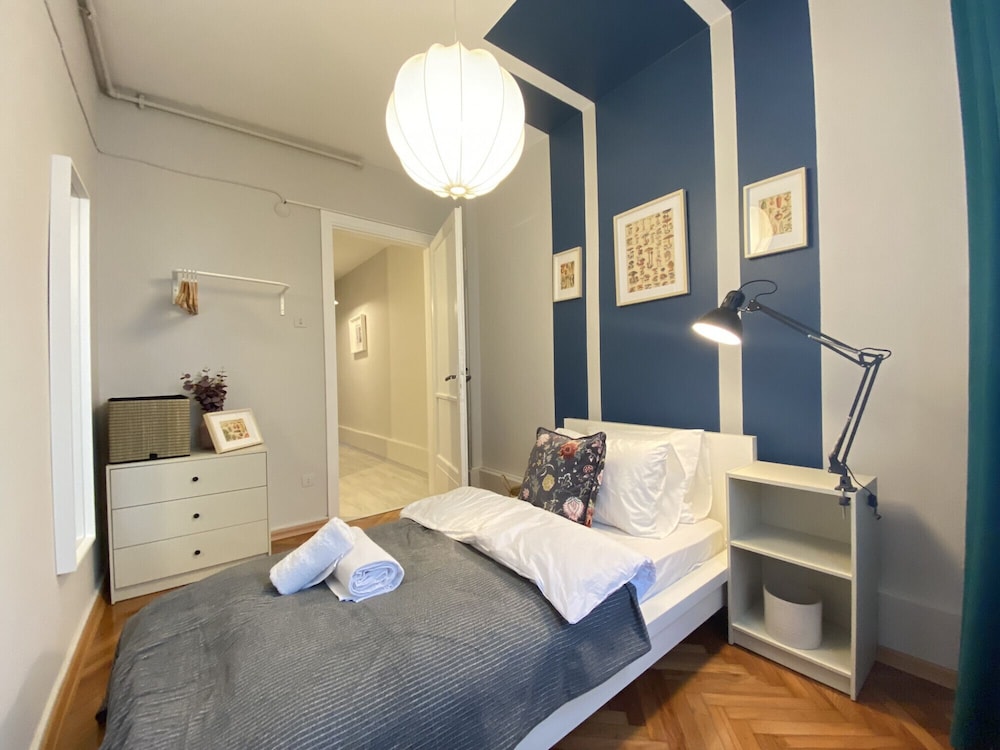 Charming Flat Near Osmanbey Metro Station