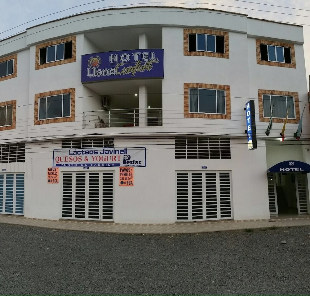 Hotel L&C Llano Confort - Image 1