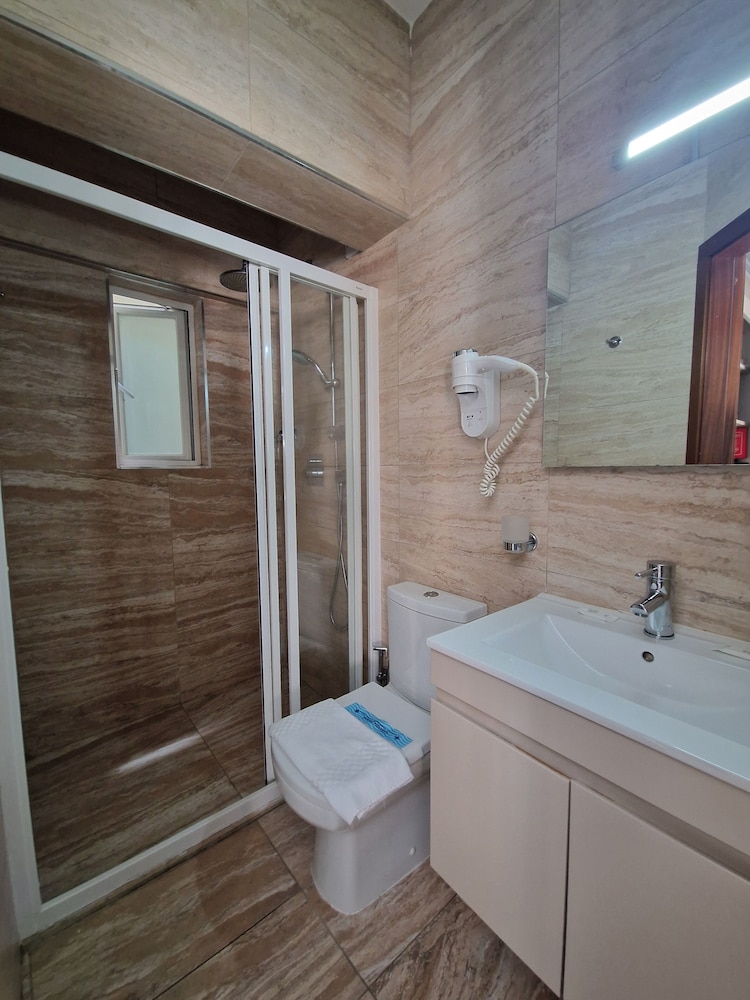 D Townhouse Boutique Suites