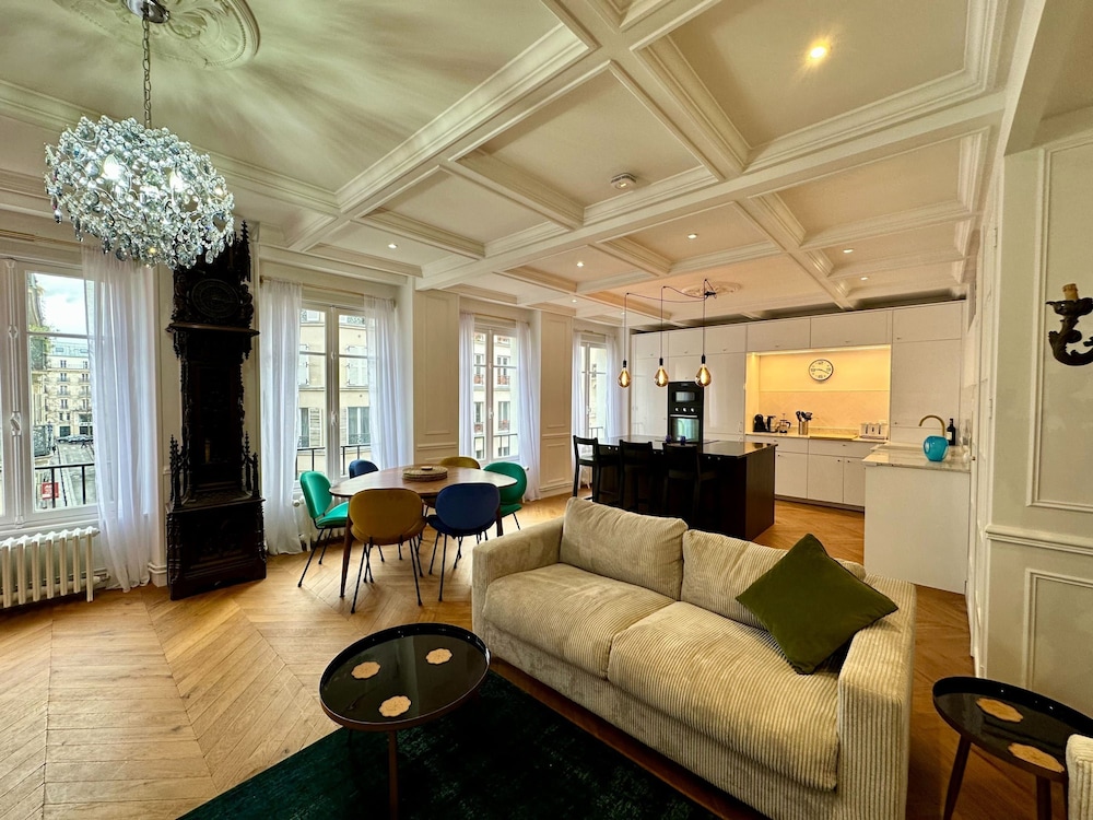 Paradis Chic - Renovated 2 Bed Apt in Paris