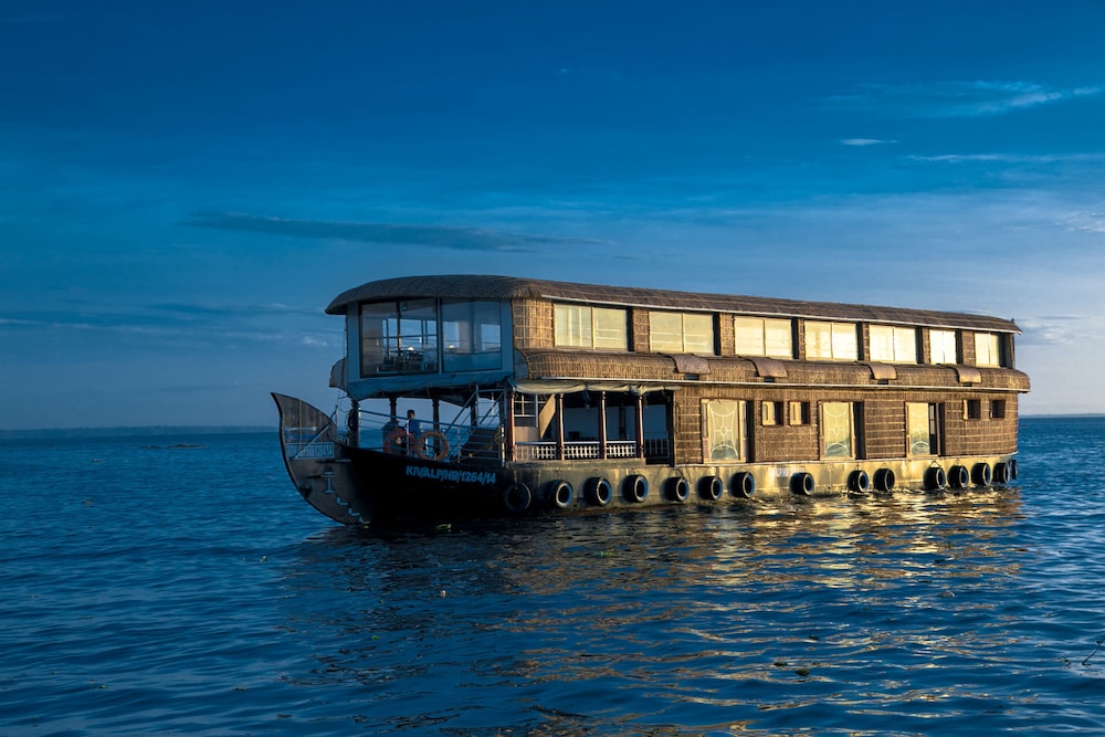 Tharangini Houseboats