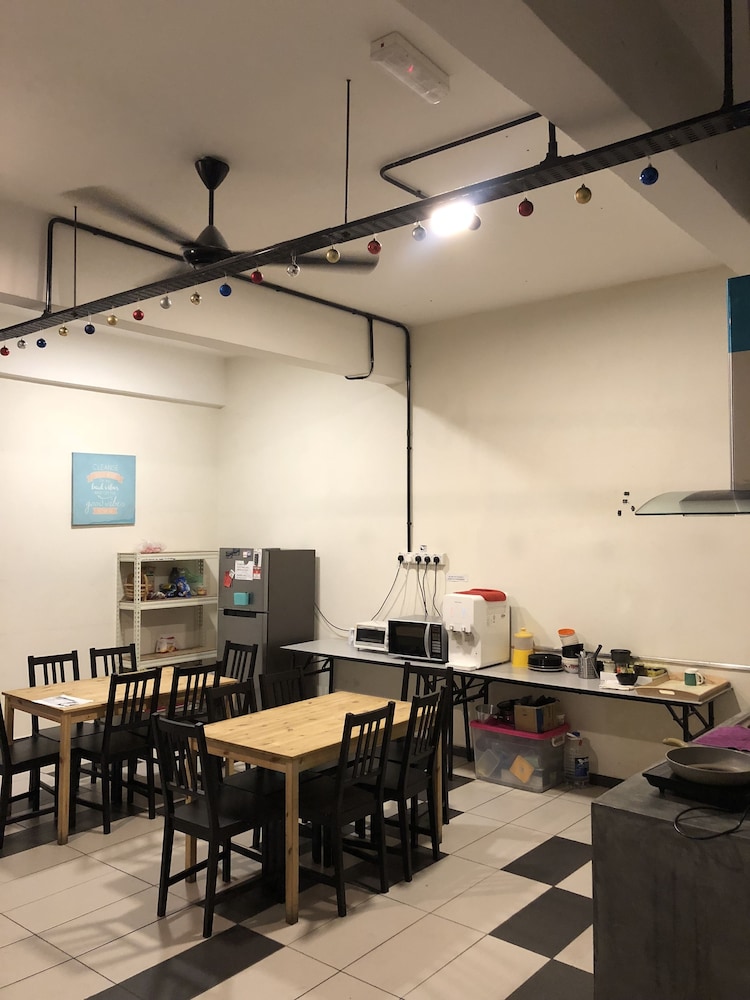 Mari Hostel