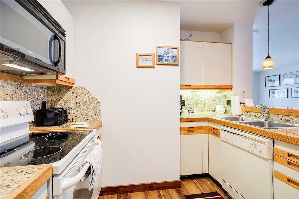 1203 Trappeur's Lodge, Trappeur's Crossing Apartment 2